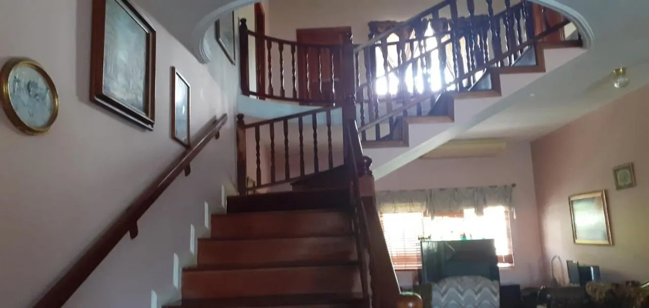 Pearlieron Place Runaway Bay Homestay